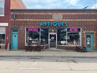 /international/us/136-n-main-street-elizabeth-il-110108361180/