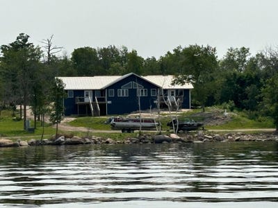 /international/us/3178-flag-island-angle-inlet-mn-110102012047/