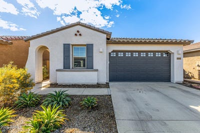 /international/us/17027-w-royal-palm-road-waddell-az-110105903698/