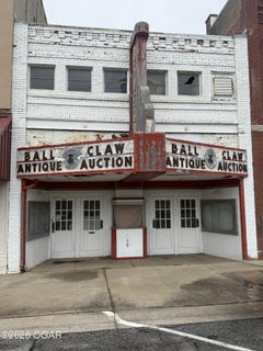 /international/us/717-4th-street-oswego-ks-110107657296/