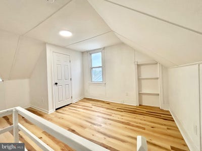 /international/us/323-d-street-millville-nj-110100264759/