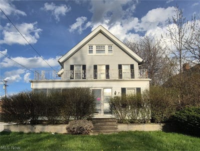 /international/us/2023-warren-road-lakewood-oh-110107350065/