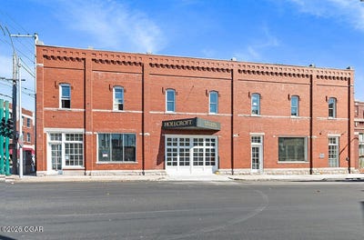/international/us/401-virginia-avenue-joplin-mo-110105917607/