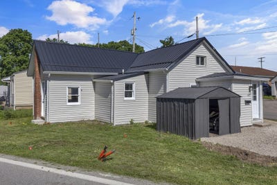 /international/us/242-london-road-west-jefferson-oh-110108480212/