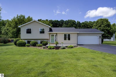 /international/us/9318-schichtel-road-kingsley-mi-110108796972/