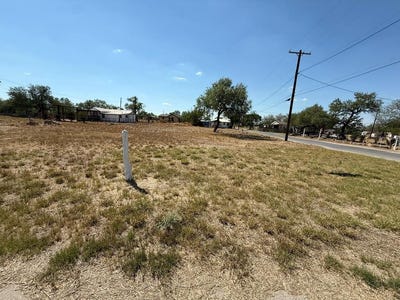 /international/us/204-hidalgo-carrizo-springs-tx-110102925334/