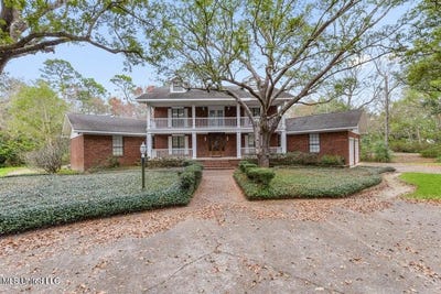 /international/us/3712-townsend-road-gautier-ms-110101679378/