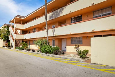 /international/us/4502-n-federal-highway-lighthouse-point-fl-110110278681/