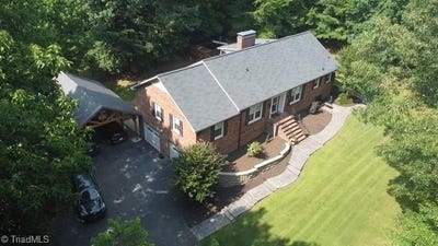 /international/us/6779-brookbank-road-summerfield-nc-110100307411/