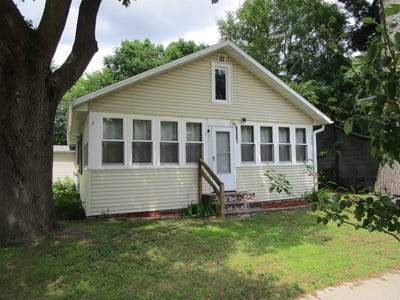 /international/us/454-center-street-adams-wi-110098213269/?lang=en