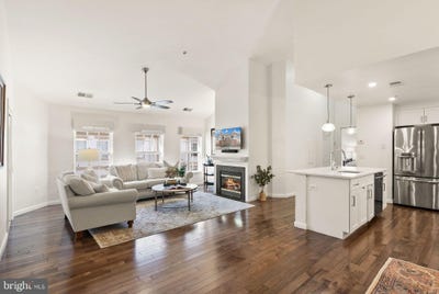 /international/us/11575-cavalier-landing-court-fairfax-va-110108071194/