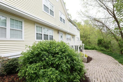 /international/us/633-danbury-road-ridgefield-ct-110108552660/