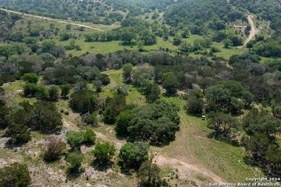 /international/us/140-twin-springs-rd-n-kerrville-tx-110094189700/