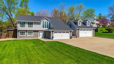 /international/us/6810-coburn-lane-johnston-ia-110107408546/