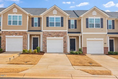 /international/us/2320-lily-drive-haw-river-nc-110106536674/