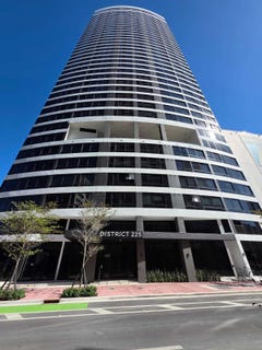 /international/us/225-n-miami-avenue-miami-fl-110106946680/