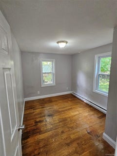 /international/us/16-monticello-street-monticello-ny-110108473852/