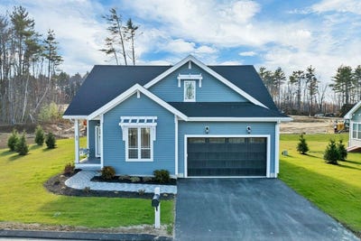 /international/us/51-lady-walsingham-way-laconia-nh-110110294869/