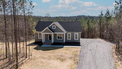 /international/us/1191-lewiston-plank-rd-burkeville-va-110108547977/