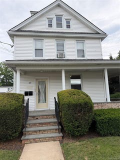 /international/us/7-chestnut-street-westbury-ny-110108958636/