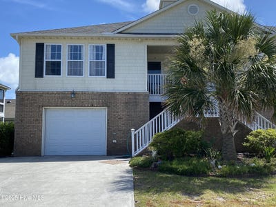 /international/us/509-shell-drive-kure-beach-nc-110100679436/