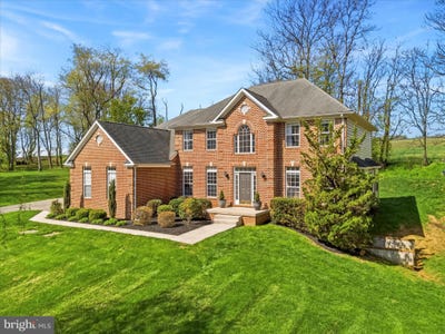/international/us/10848-wolfsville-road-myersville-md-110107554878/