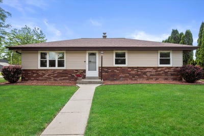 /international/us/525-e-fitzsimmons-rd-oak-creek-wi-110100325541/