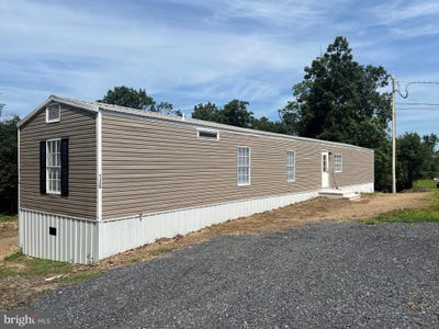 /international/us/126-dugan-court-hedgesville-wv-110108260176/