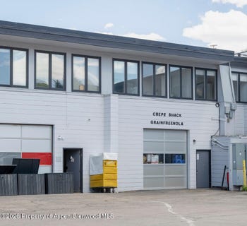 /international/us/210-aspen-airport-business-aspen-co-110108176076/