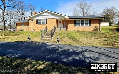 /international/us/730-e-17th-street-place-baxter-springs-ks-110106679581/