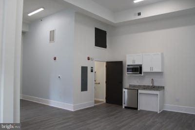 /international/us/114-w-court-street-woodstock-va-110106444346/