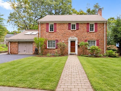 /international/us/17-woodhaven-rd-newton-ma-110120089758/