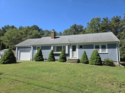 /international/us/1b-walnut-street-yarmouth-port-ma-110109994504/