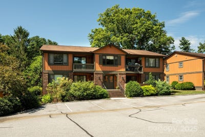 /international/us/1751-haywood-manor-road-hendersonville-nc-110100968681/