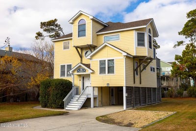 /international/us/1037-hampton-street-corolla-nc-110103290593/