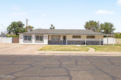 /international/us/1522-w-lawrence-lane-phoenix-az-110108078592/
