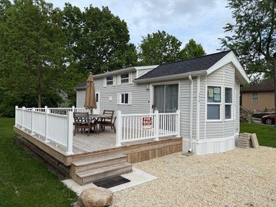 /international/us/156-smallmouth-lane-wilmington-il-110108398984/