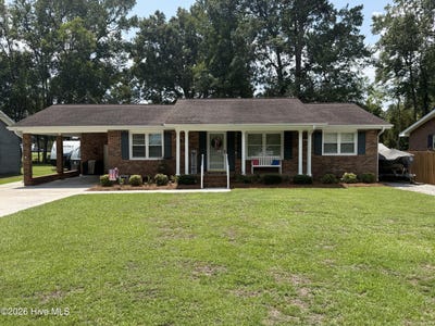 /international/us/209-nancy-street-lake-waccamaw-nc-110119593289/