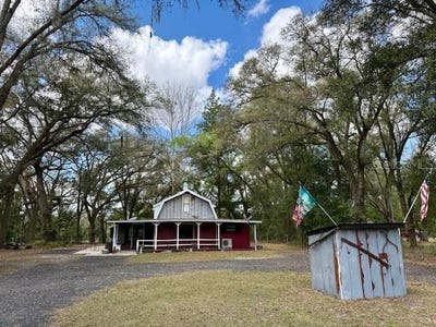 /international/us/2350-se-41-highway-morriston-fl-110106215286/