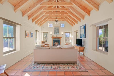 /international/us/125-camino-acote-santa-fe-nm-110120692822/