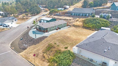 /international/us/411-clark-st-myrtlecreek-or-110119498207/