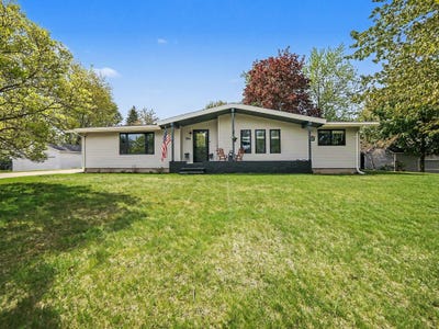 /international/us/906-mitchell-street-ludington-mi-110108280329/
