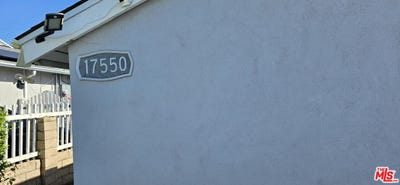 /international/us/17550-willard-northridge-ca-110107341352/