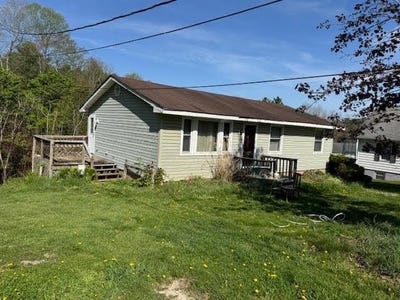 /international/us/1225-stanaford-road-beckley-wv-110107336750/