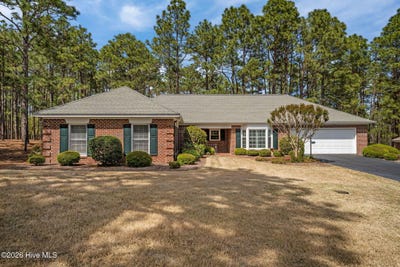 /international/us/26-ashley-court-southern-pines-nc-110107609671/