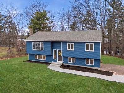 /international/us/5-saint-james-terrace-rochester-nh-110107733680/