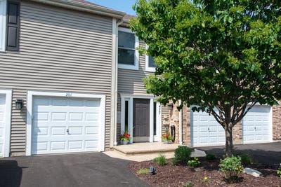 /international/us/477-village-green-road-naperville-il-110108448493/