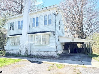 /international/us/171-s-market-street-cape-vincent-ny-110104924717/