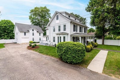 /international/us/390-woodruff-avenue-south-kingstown-ri-110107078695/