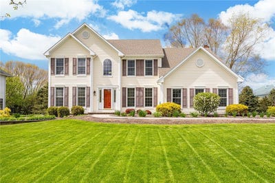 /international/us/57-edenfield-road-penfield-ny-110107802502/